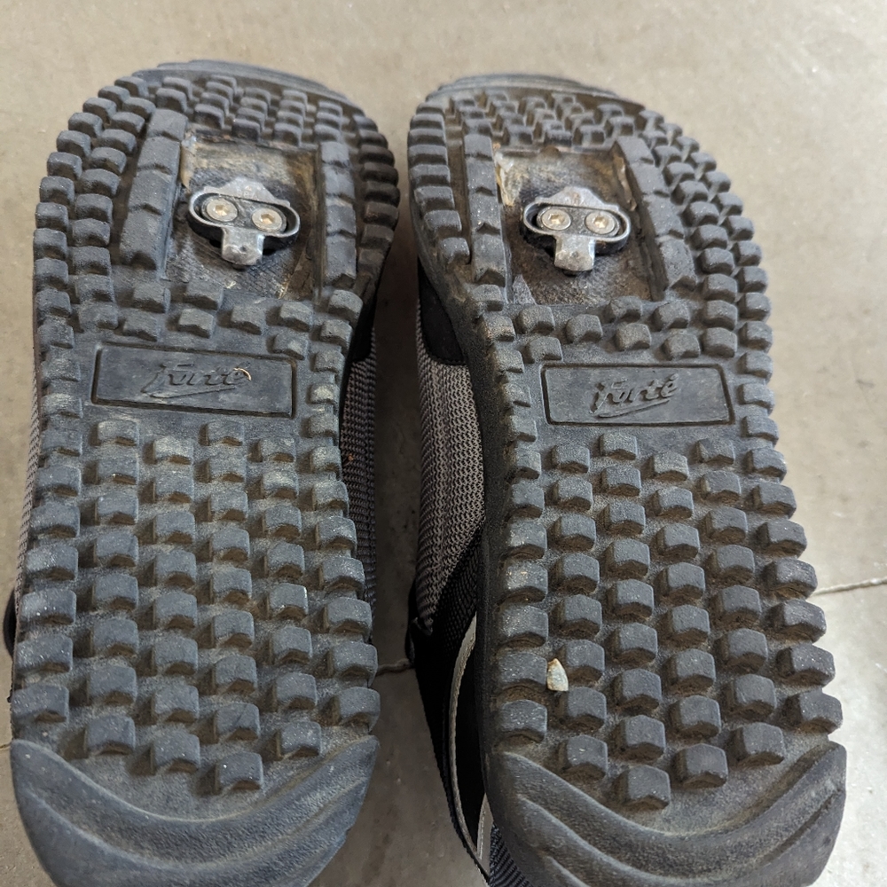 Shoes - Picture 2 of 3